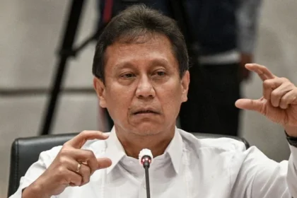Menteri Kesehatan Budi Gunadi Sadikin menyampaikan paparan saat rapat kerja dengan Komisi IX DPR di Kompleks Parlemen, Senayan, Jakarta,
