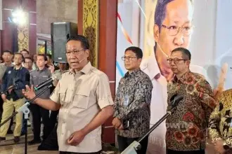 Menteri Hukum RI Supratman Andi Agtas beri keterangan pers kepada wartawan.