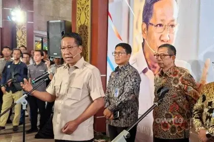 Menteri Hukum RI Supratman Andi Agtas beri keterangan pers kepada wartawan.