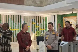 Wakil Menteri HAM Mugiyanto dan Astamaops Kapolri Komjen Pol Fadil Imran di Kementerian HAM, 7 Juli 2026.