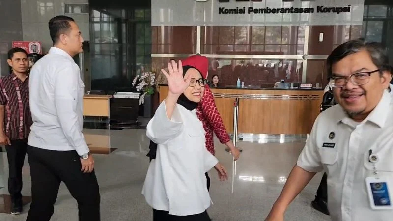 Kepala BGN Nanik S Deyang mendatangi gedung KPK.