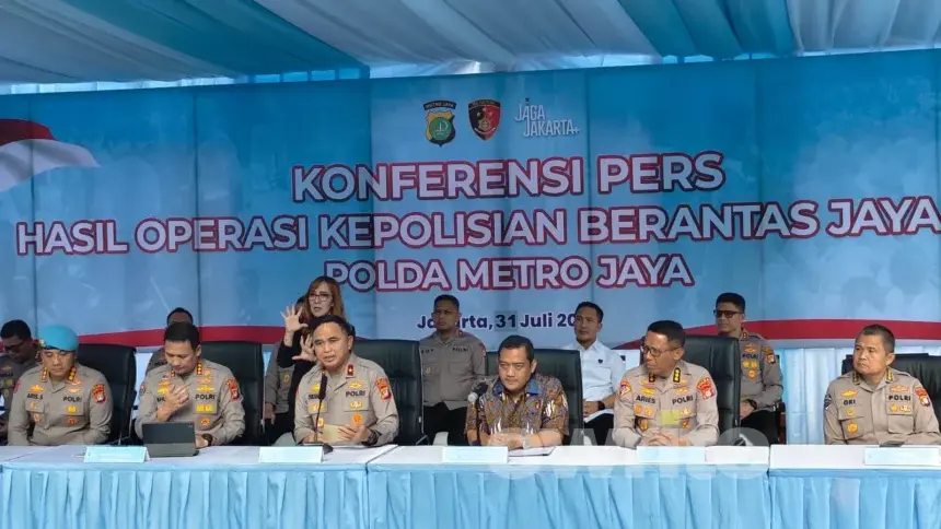 Konferensi pers hasil Operasi Brantas Jaya Polda Metro Jaya, 31 Juli 2026.