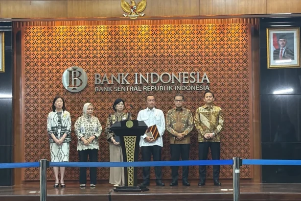 Konferensi Pers pengunduran diri Gubernur BI Perry Warjiyo, Senin, 27 Juli 2026.