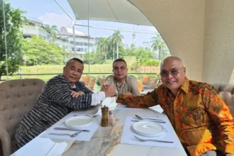 Hotman Paris, Sufmi Dasco Ahmad dan Akmad Munir bertemu bahas polemik penghinaan profesi wartawan. (Sumber:Instagram @sufmi_dasco)