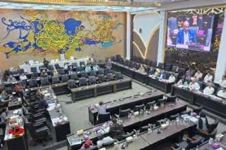 Menteri HAM Natalius Pigai dalam rapat bersama Baleg DPR di Kompleks Parlemen, Jakarta, 15 Juli 2026.