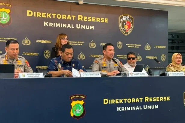 Polda Metro Jaya update kondisi psikologis tiga karyawan toko percetakan yang disekap di daerah Senen, Jakarta Pusat.