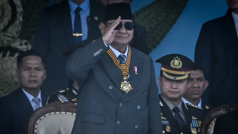 Presiden Prabowo Subianto saat upacara HUT Ke-80 Bhayangkara di Pusat Latihan Brimob Polri, Cikeas, Bogor.