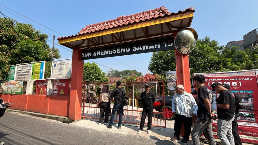 Kondisi SDN Srengseng Sawah 15 setelah mendapat teror bom pada MPLS hari pertama, 13 Juli 2026.