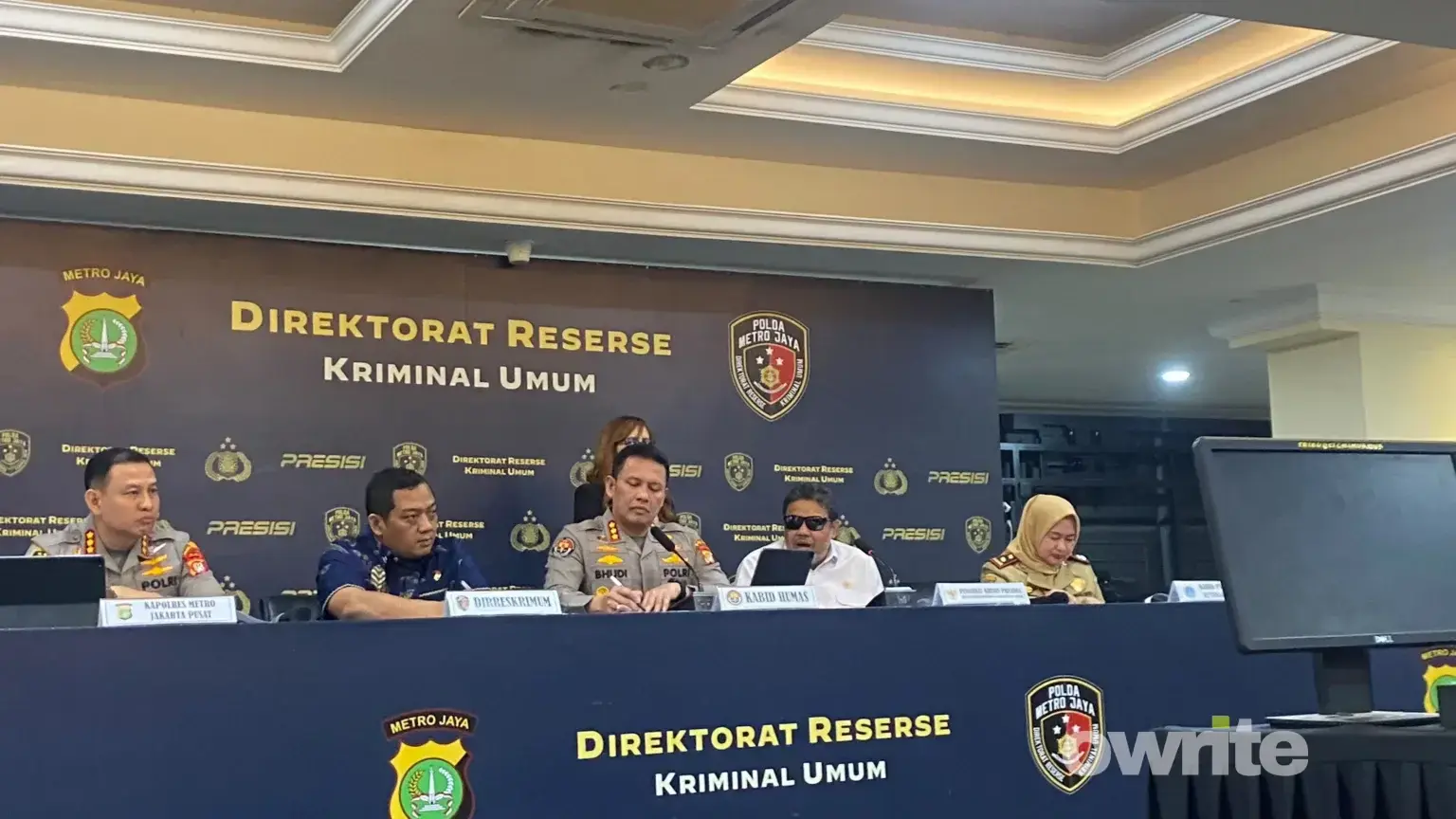 Penasihat Khusus Presiden Bidang Ketenagakerjaan dan Kesejahteraan Buruh Said Iqbal dalam konferensi pers terhadap tiga karyawan toko percetakan, 3 Juli 2026.