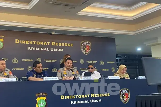 Penasihat Khusus Presiden Bidang Ketenagakerjaan dan Kesejahteraan Buruh Said Iqbal dalam konferensi pers terhadap tiga karyawan toko percetakan, 3 Juli 2026.