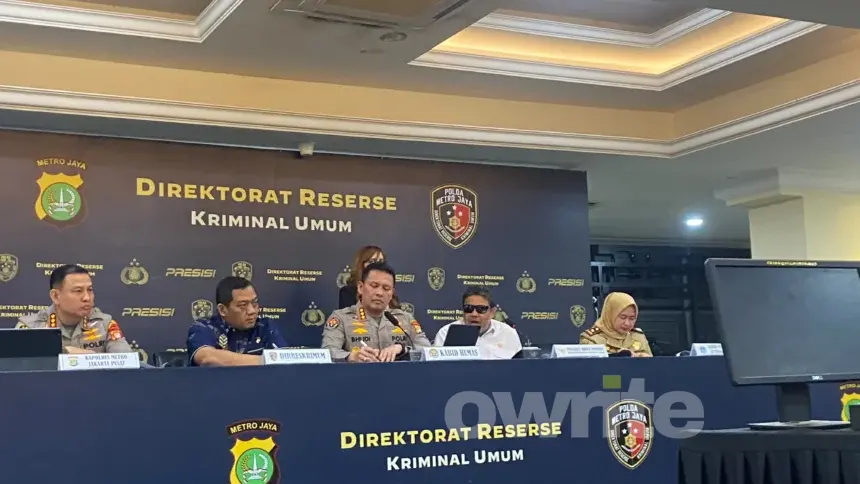 Penasihat Khusus Presiden Bidang Ketenagakerjaan dan Kesejahteraan Buruh Said Iqbal dalam konferensi pers terhadap tiga karyawan toko percetakan, 3 Juli 2026.
