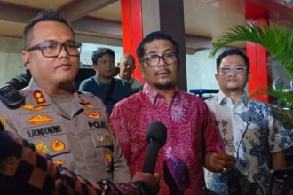 Perseteruan antara petugas satpam bernama Fiktor Harefa (27) dengan seorang sopir mobil Toyota Alphard berujung damai.