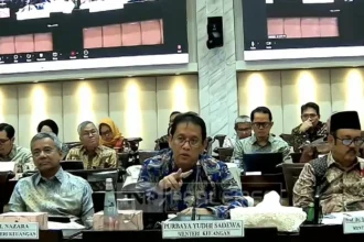 Menteri Keuangan Purbaya Yudi Sadewa di RDP dengan Komisi XI DPR RI. (Sumber: YT TV Parlemen)