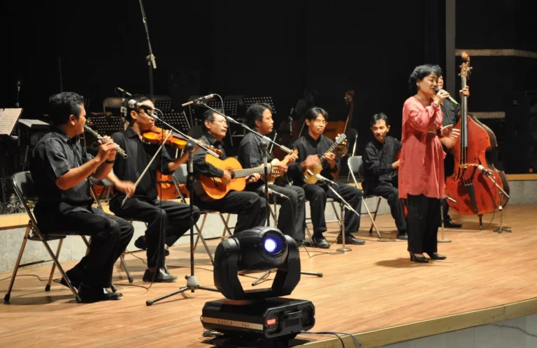Pertunjukan orkes keroncong