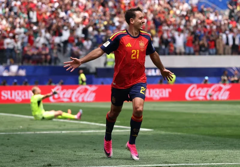 Pemain Spanyol, Mikel Oyarzabal, berhasil mencetak gol ke gawang Austria pada babak 32 besar Piala Dunia 2026.