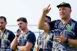 Pelatih Persebaya Surabaya Bernardo Tavares.