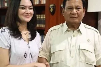 Presiden Prabowo Subianto dan Tenaga Ahli KSP Ulta Leverai Nababan. (Sumber: Instagram Ulta Levenia)