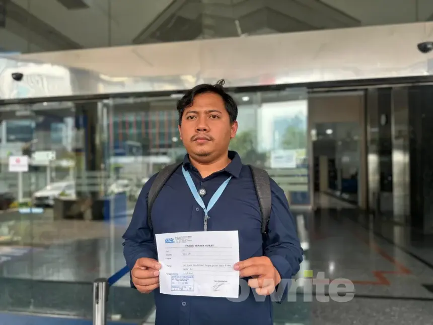 Divisi Hukum Investigasi Indonesia Corruption Watch (ICW) Azhim.
