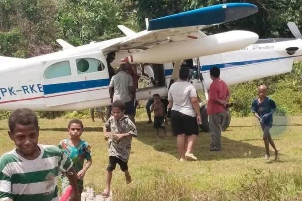 Pesawat milik PT Associated Mission Aviation (AMA) yang dibakar KKB di Papua.