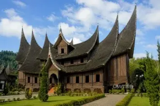 Rumah adat Sumatera Barat, Rumah Gading.