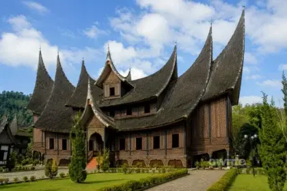 Rumah adat Sumatera Barat, Rumah Gading.