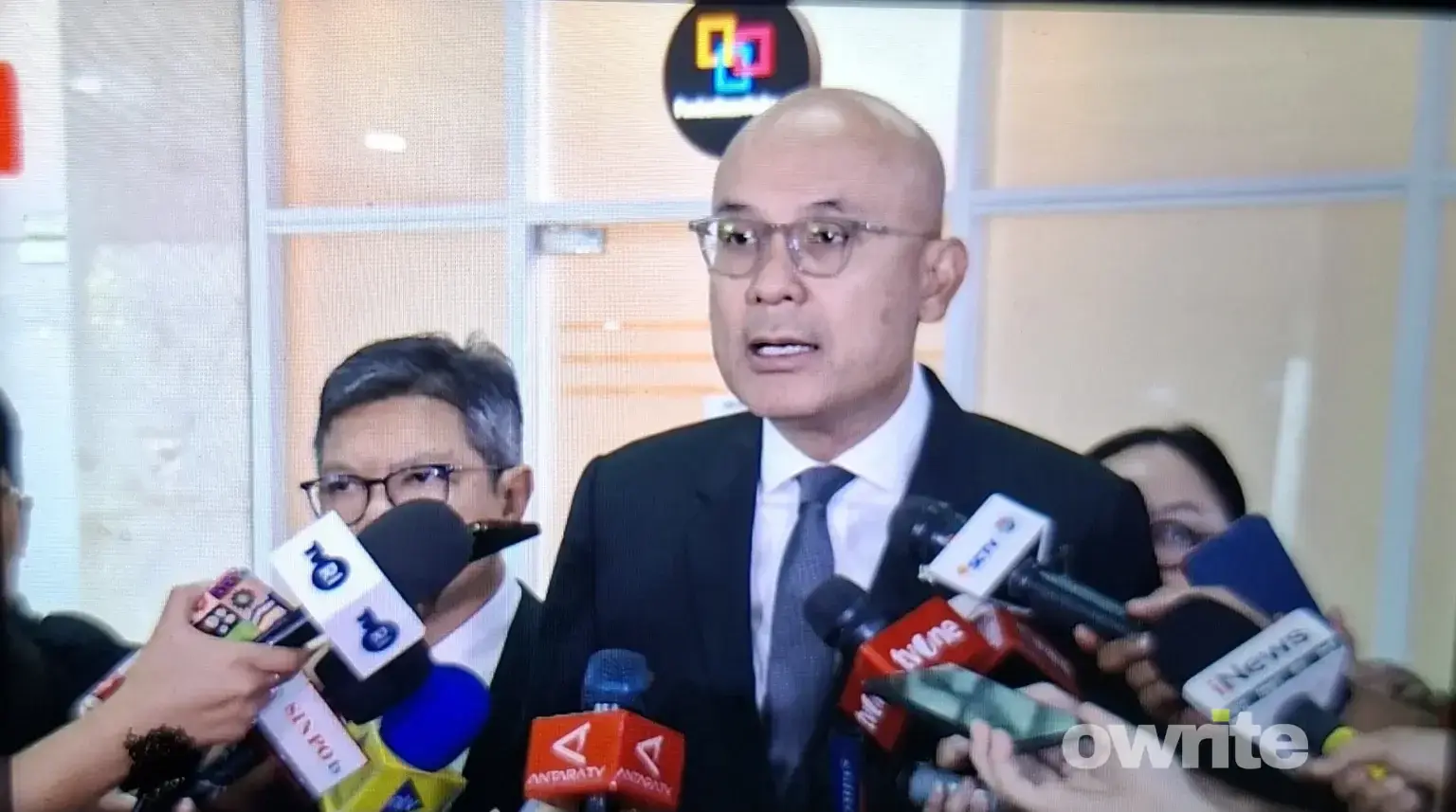 Wakil Menteri Luar Negeri Arrmanatha Nasir di Kompleks Parlemen, Senayan, Jakarta, 16 Juli 2026.