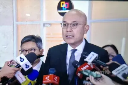 Wakil Menteri Luar Negeri Arrmanatha Nasir di Kompleks Parlemen, Senayan, Jakarta, 16 Juli 2026.