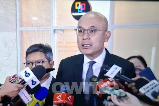 Wakil Menteri Luar Negeri Arrmanatha Nasir di Kompleks Parlemen, Senayan, Jakarta, 16 Juli 2026.