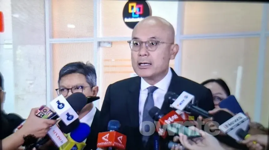 Wakil Menteri Luar Negeri Arrmanatha Nasir di Kompleks Parlemen, Senayan, Jakarta, 16 Juli 2026.