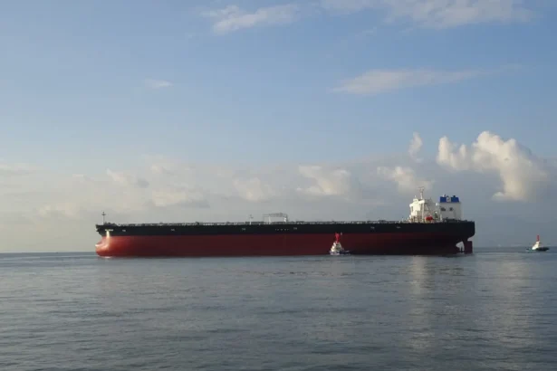 Kapal Pertamina Pride yang melintasi selat Hormuz. (Sumber: Dok. Pertamina International Shipping)
