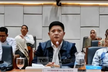 Ketua Umum Asosiasi Mitra Badan Gizi Nasional, Syawaludin Aweng, dalam Rapat Dengar Pendapat Umum (RDPU) bersama Komisi IX DPR RI