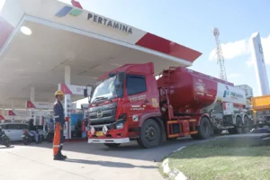 Pertamina menambah stok BBM ke sejumlah SPBU di Sumatera Utara. (Sumber: Pertamina)