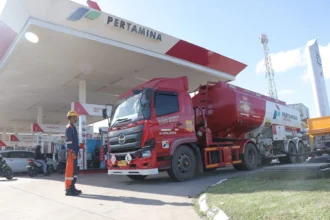 Pertamina menambah stok BBM ke sejumlah SPBU di Sumatera Utara. (Sumber: Pertamina)