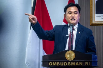 Menteri Koordinator Bidang Hukum, Hak Asasi Manusia, Imigrasi dan Pemasyarakatan, Yusril Ihza Mahendra memberikan pandangan dan pendapat dalam peringatan Hari Pelayanan Publik Internasional 2026 di Kantor Ombudsman, Jakarta, Selasa (23/6/2026).