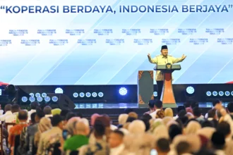 Presiden Prabowo Subianto menyampaikan sambutannya saat puncak peringatan Hari Koperasi Nasional ke-79 di Indonesia Arena, Gelora Bung Karno, Jakarta, Minggu (12/7/2026).