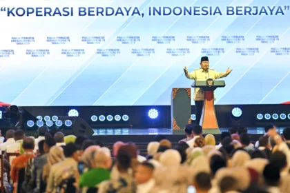 Presiden Prabowo Subianto menyampaikan sambutannya saat puncak peringatan Hari Koperasi Nasional ke-79 di Indonesia Arena, Gelora Bung Karno, Jakarta, Minggu (12/7/2026).