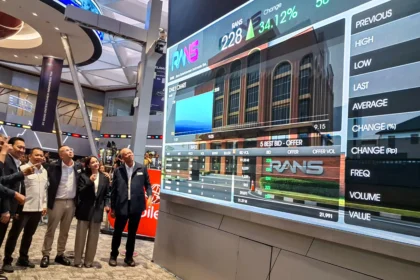 PT RANS Entertainment Indonesia Tbk (RANS) resmi melangsungkan pencatatan perdana saham atau Initial Public Offering (IPO) di pasar modal Indonesia untuk menghimpun dana senilai Rp429,25 miliar. (Sumber: Antara Foto/ Muhammad Heriyanto/sth)