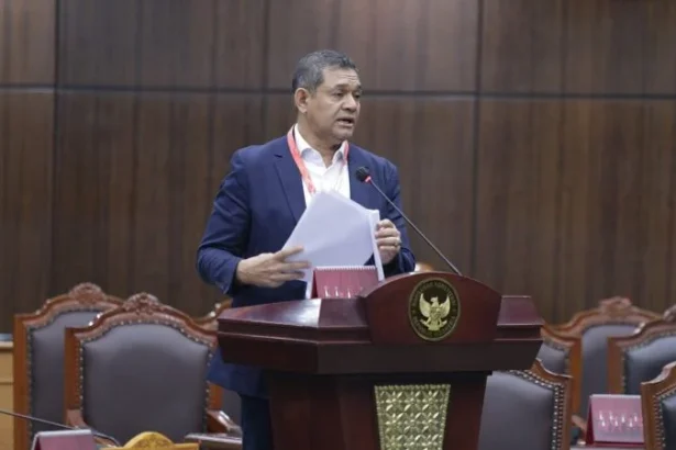 Dosen yang juga pakar hukum tata negara Fahri Bachmid.