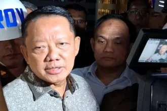 Eks Jampidsus Febrie Adriansyah ditahan usai diperiksa sebagai tersangka.