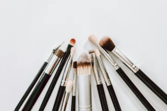 Brush makeup