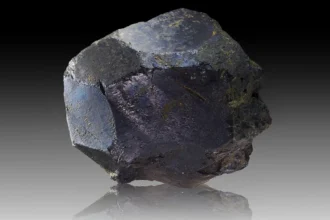 Ilmenit merupakan salah satu sumber utama titanium yang ketersediaannya melimpah di Indonesia.