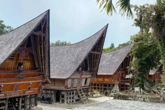 Rumah adat tradisional masyarakat Batak di Sumatera Utara