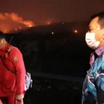 Bupati Tangerang Maesyal, memimpin langsung penanganan darurat kebakaran TPA Jatiwaringin dan evakuasi warga