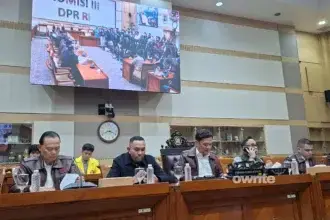 Ketua Komisi III DPR RI Habiburokhman, Wakil Ketua Komisi III DPR RI Ahmad Sahroni (Foto: owrite/Rika Pangesti)