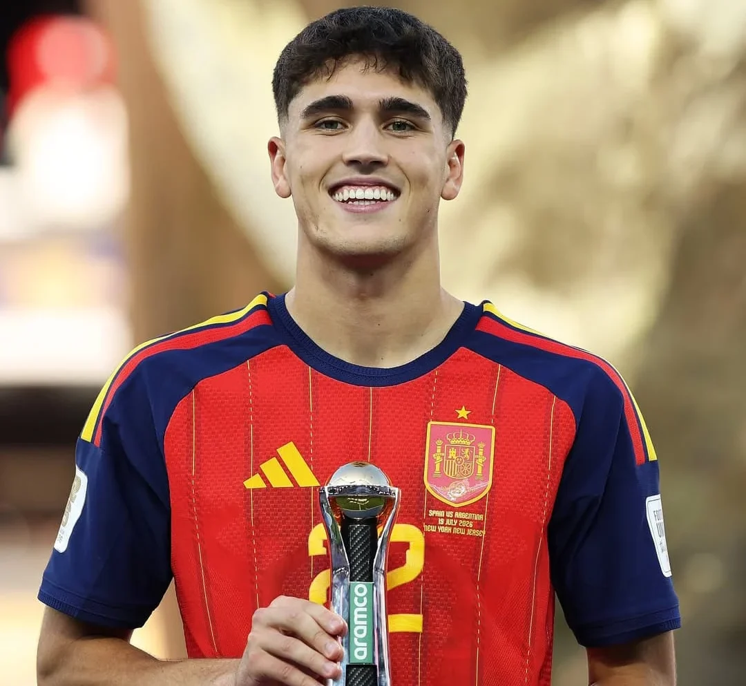 Bek muda asal Spanyol, Pau Cubarsí dinobatkan FIFA sebagai pemain muda terbaik Piala Dunia 2026 (Sumber foto: instagram @fcbarcelona)