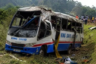 Ilustrasi kecelakaan bus. (Foto: AI).