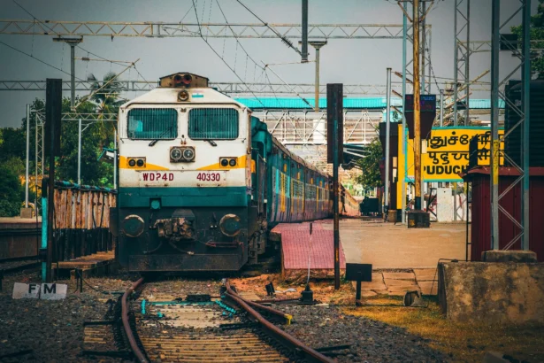 Ilustrasi kereta di India (unsplash Kishore V)