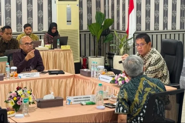 Menteri Keuangan Purbaya Yudhi Sadewa memonitor sejumlah program prioritas Presiden Prabowo Subianto.