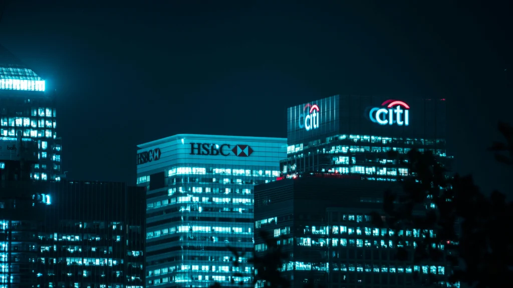 Gedung Citibank dan HSBC. (Sumber: Unsplash/Miquel Parera)