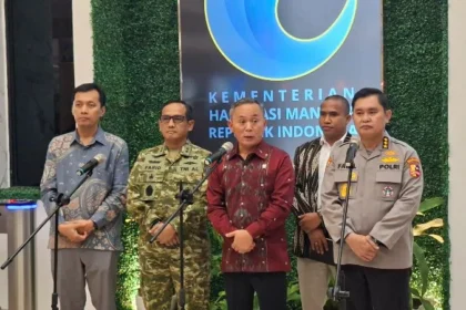 Wakil Menteri Hak Asasi Manusia (Wamen HAM) Mugiyanto di kantor Kementerian HAM. (Foto:Owrite/Rika Pangesti).